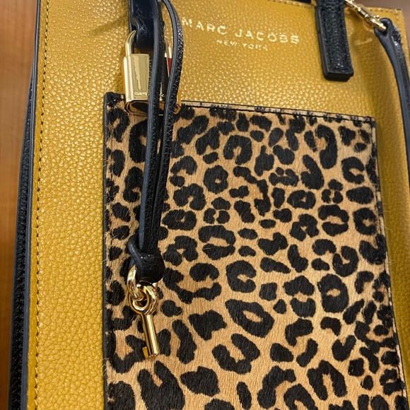 NWT Marc Jacobs Micro Mini Pebbled Leather Tote Mustard Yellow w/ Leopard Pocket - Picture 9 of 13